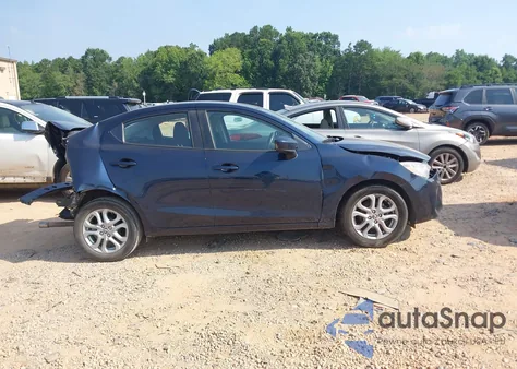 2017 Toyota Yaris Ia z USA, uszkodzony, nr VIN 3MYDLBYV4HY162849